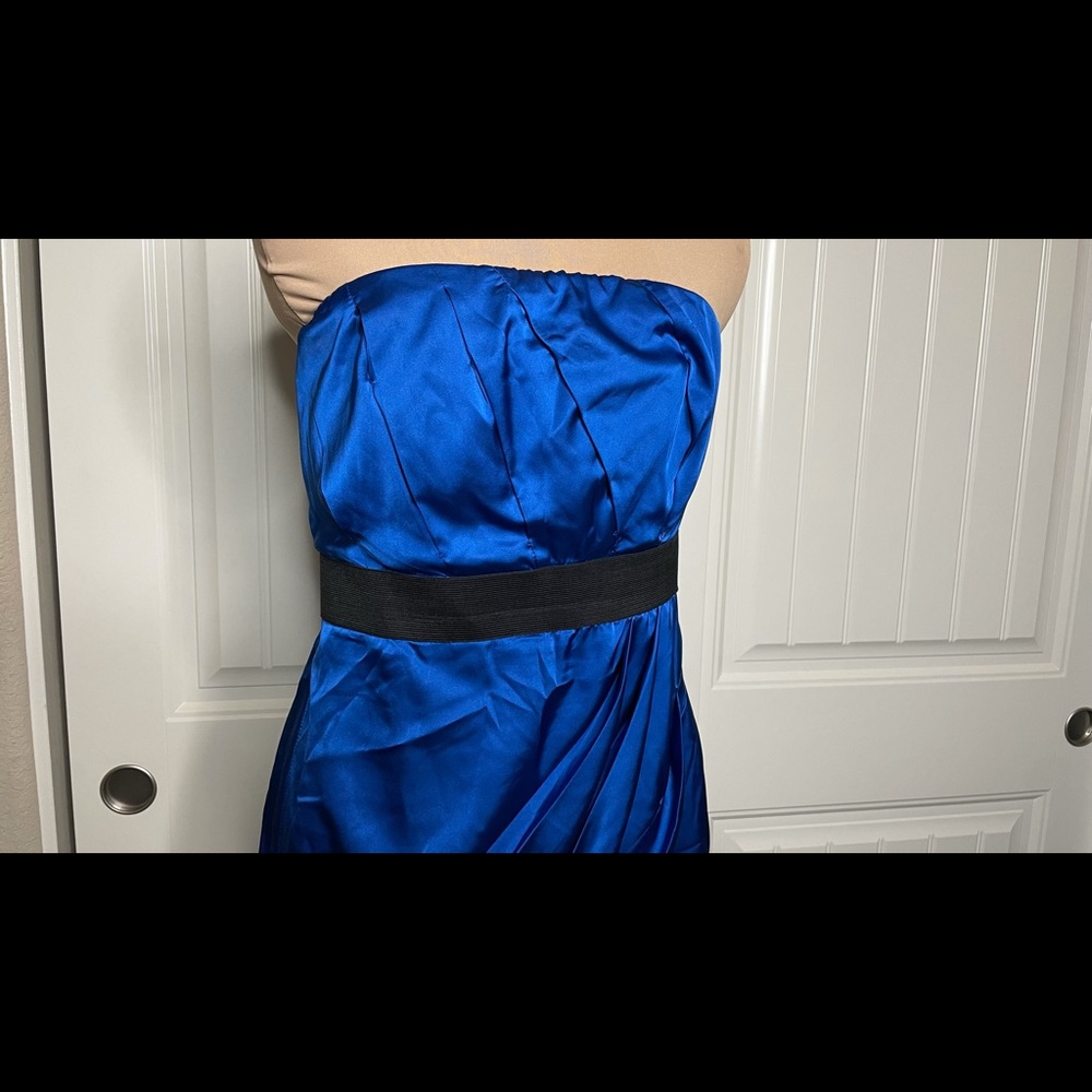 Elegant looking blue dress for cocktail parties
